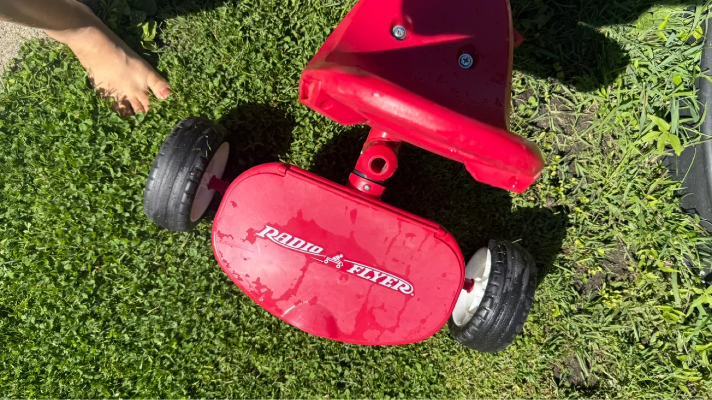 Radio Flyer Red Tricycle - photo 4