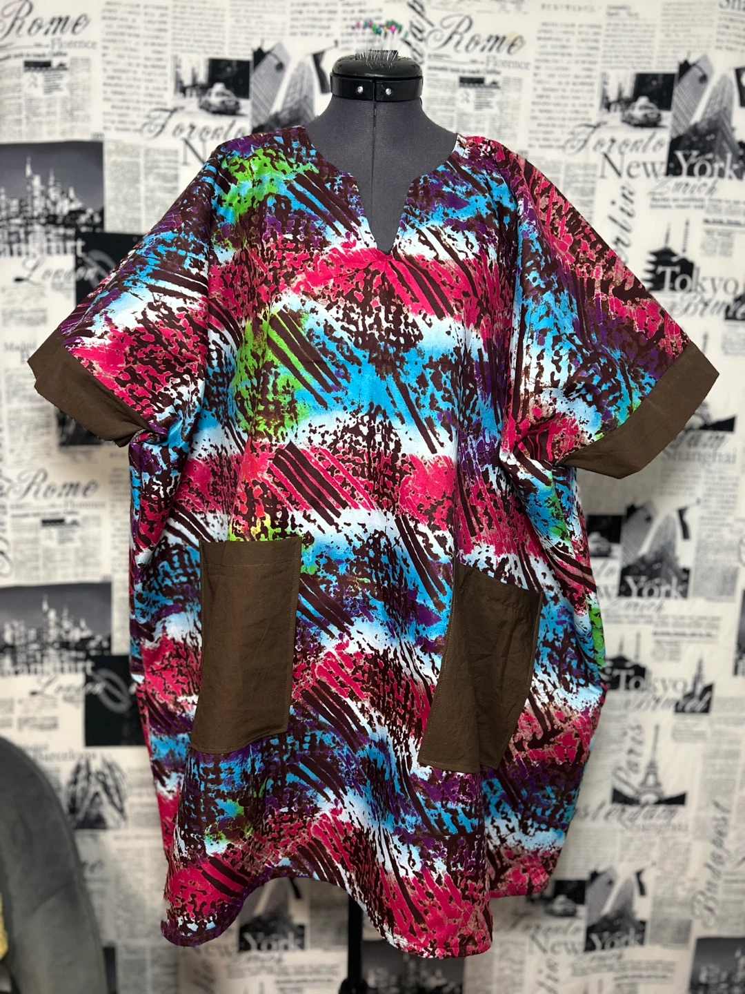 Colourful Abstract Print Short Kaftan with Pockets