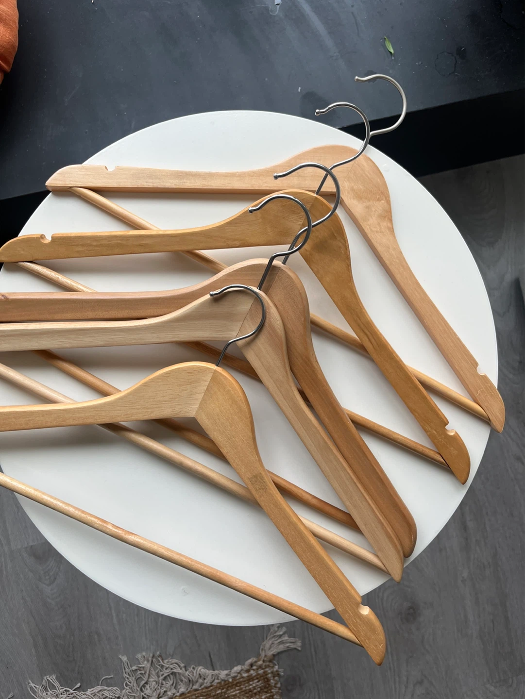 5 x quality wooden hangers - photo 2