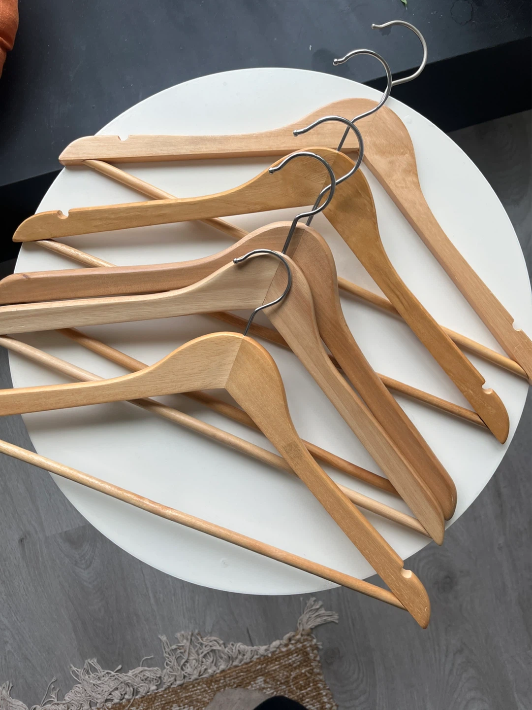 5 x quality wooden hangers