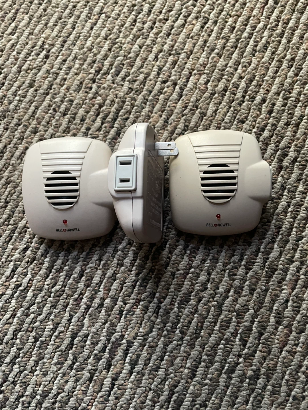 3 Pack Bell+Howell Ultrasonic Pest Repeller (3 Pack) - photo 2