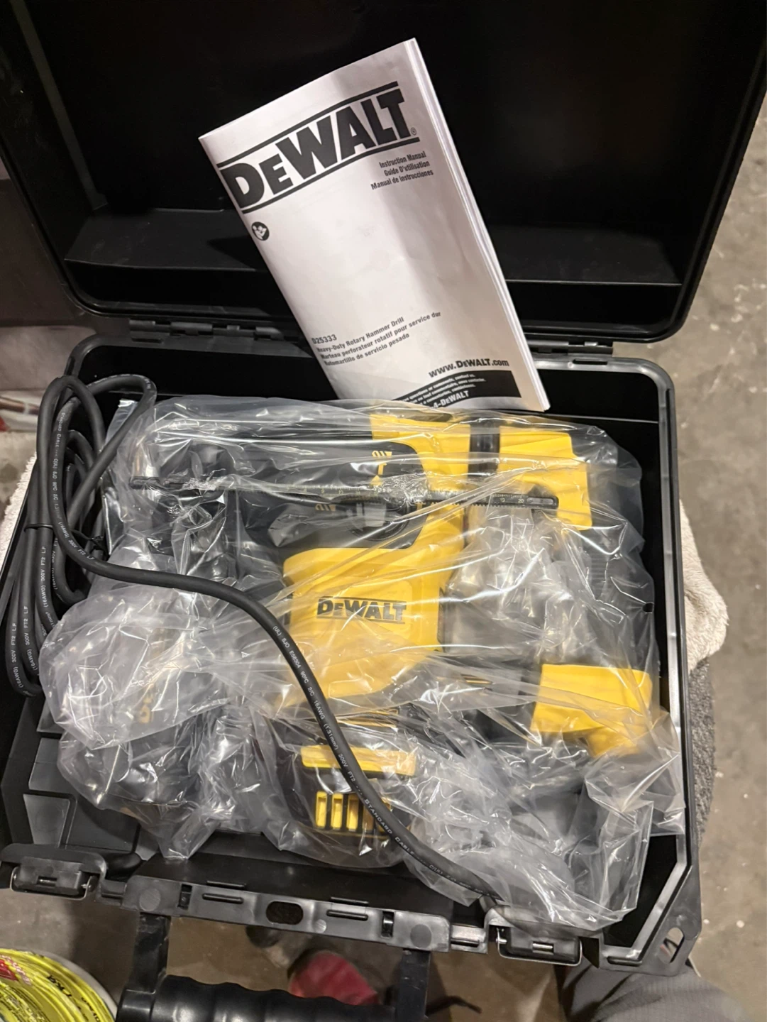 DEWALT Heavy-Duty Rotary Hammer Drill 025333
