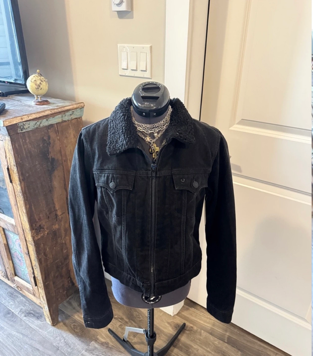 True religion faux shearling denim jacket - women’s medium - photo 2