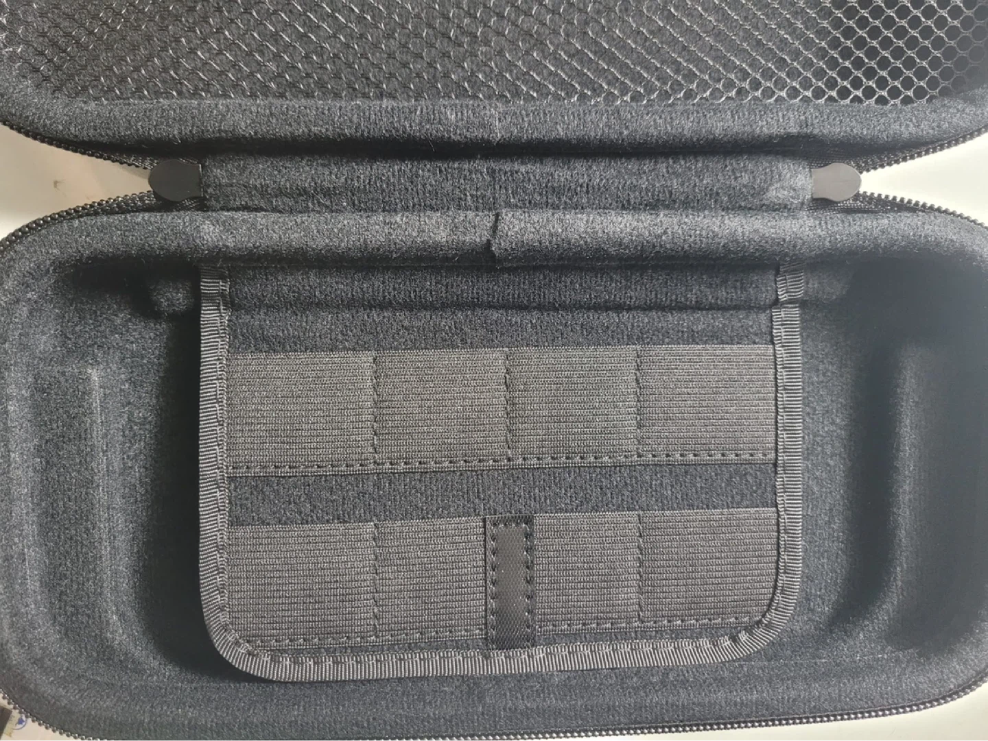Black Hard Shell Carrying Case - photo 3