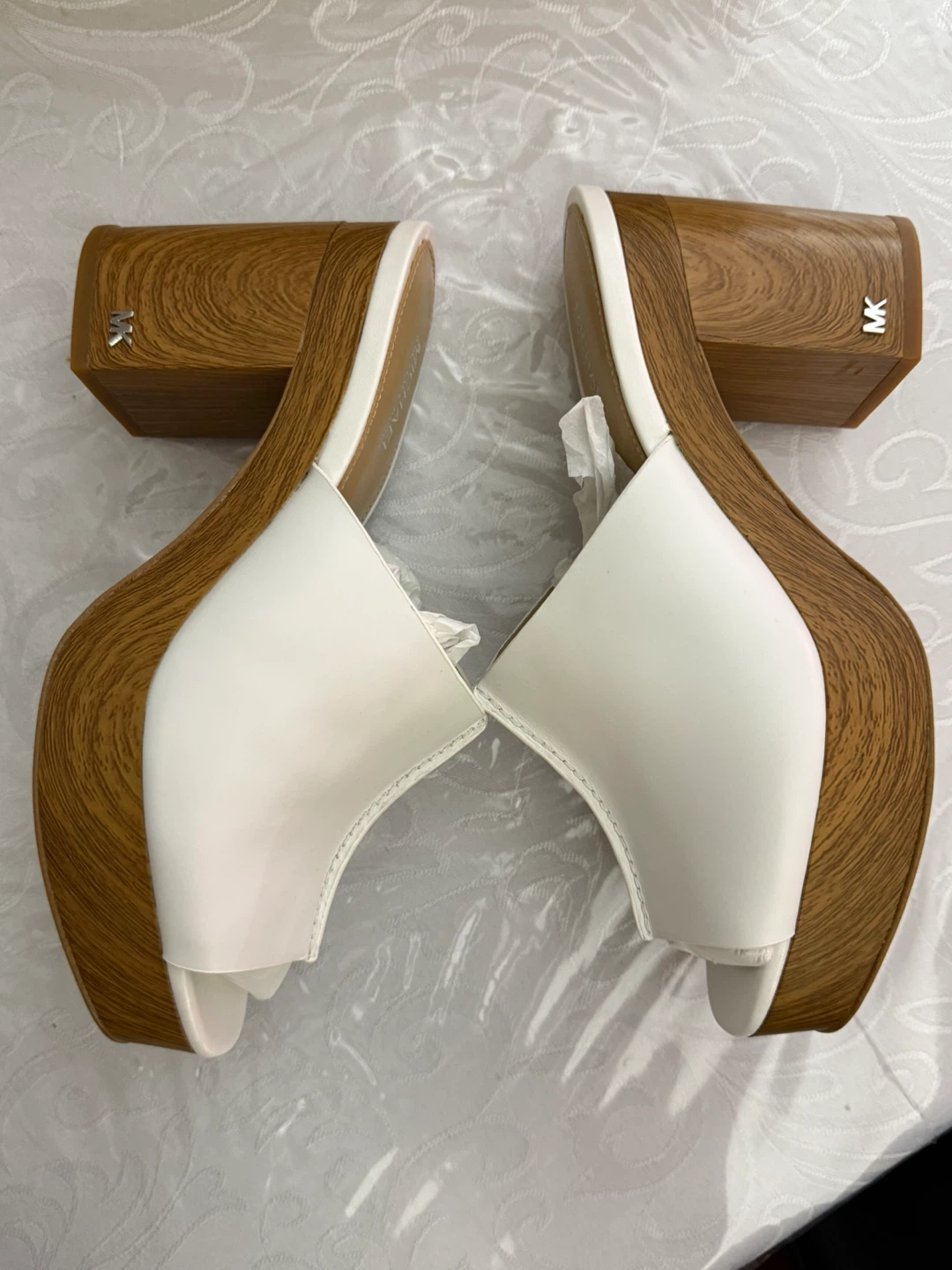 Michael Kors White Leather Aldrich Mule Sandals - Size 6M - photo 2