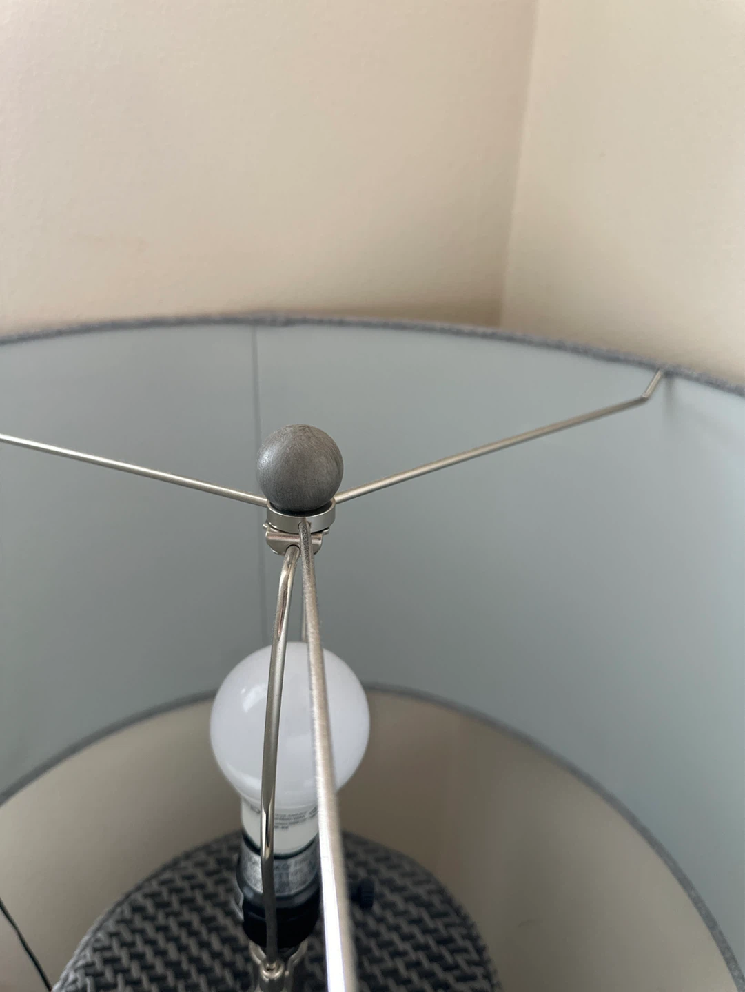 Table Lamp with Woven Base - photo 3