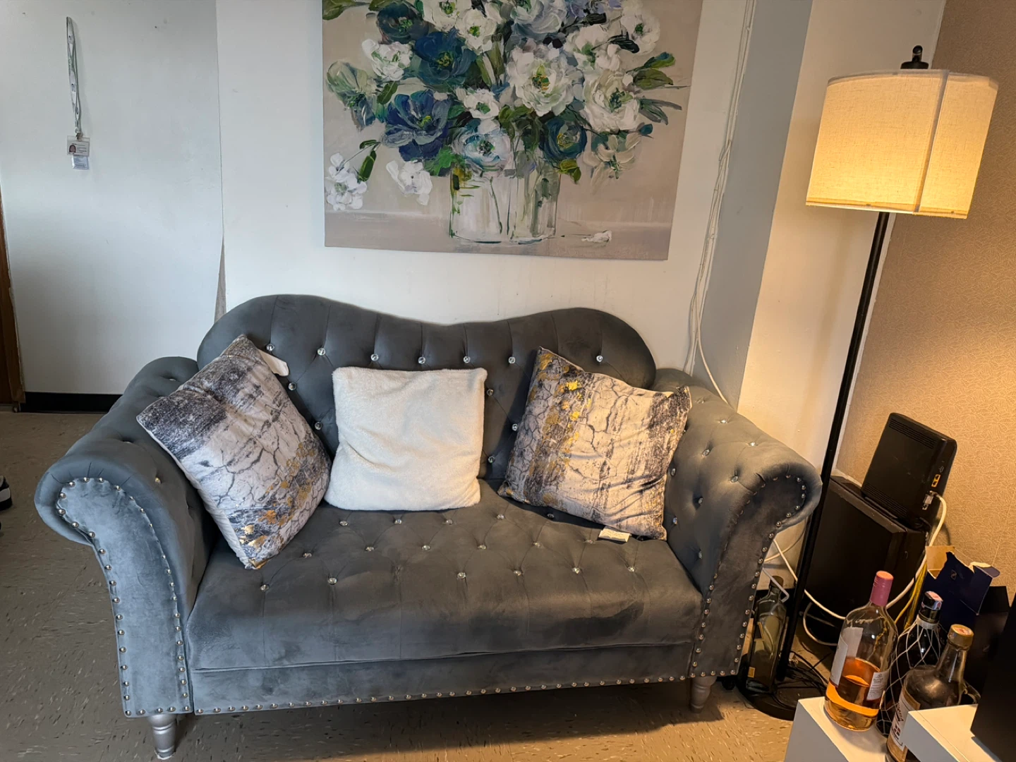 Grey Velvet Chesterfield Loveseat - photo 3