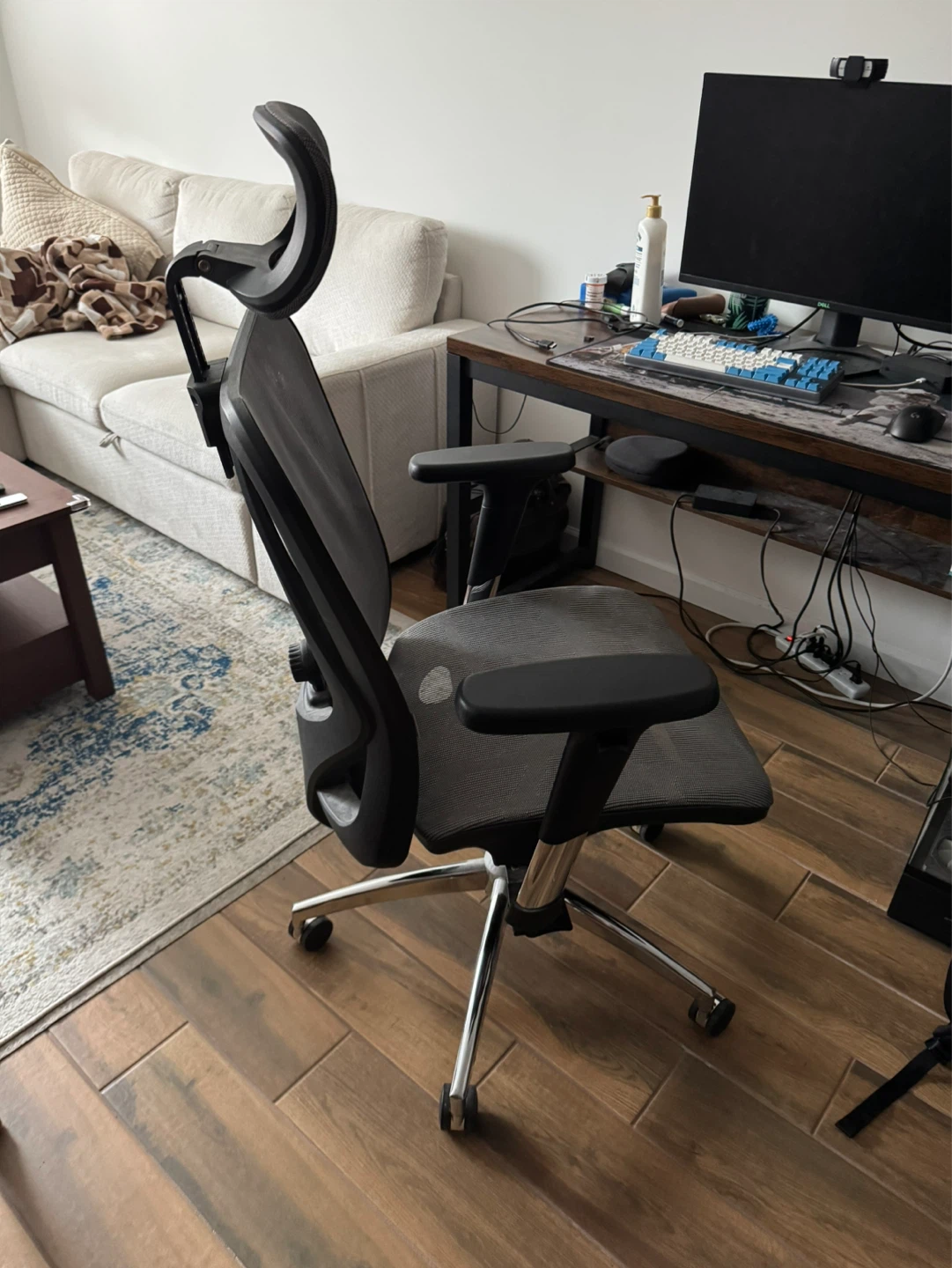 Ergonomic Mesh Office Chair with Headrest