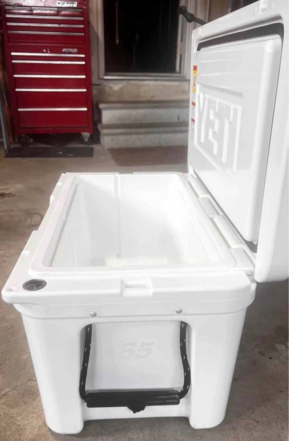 Yeti Tundra 65 Cooler - photo 3