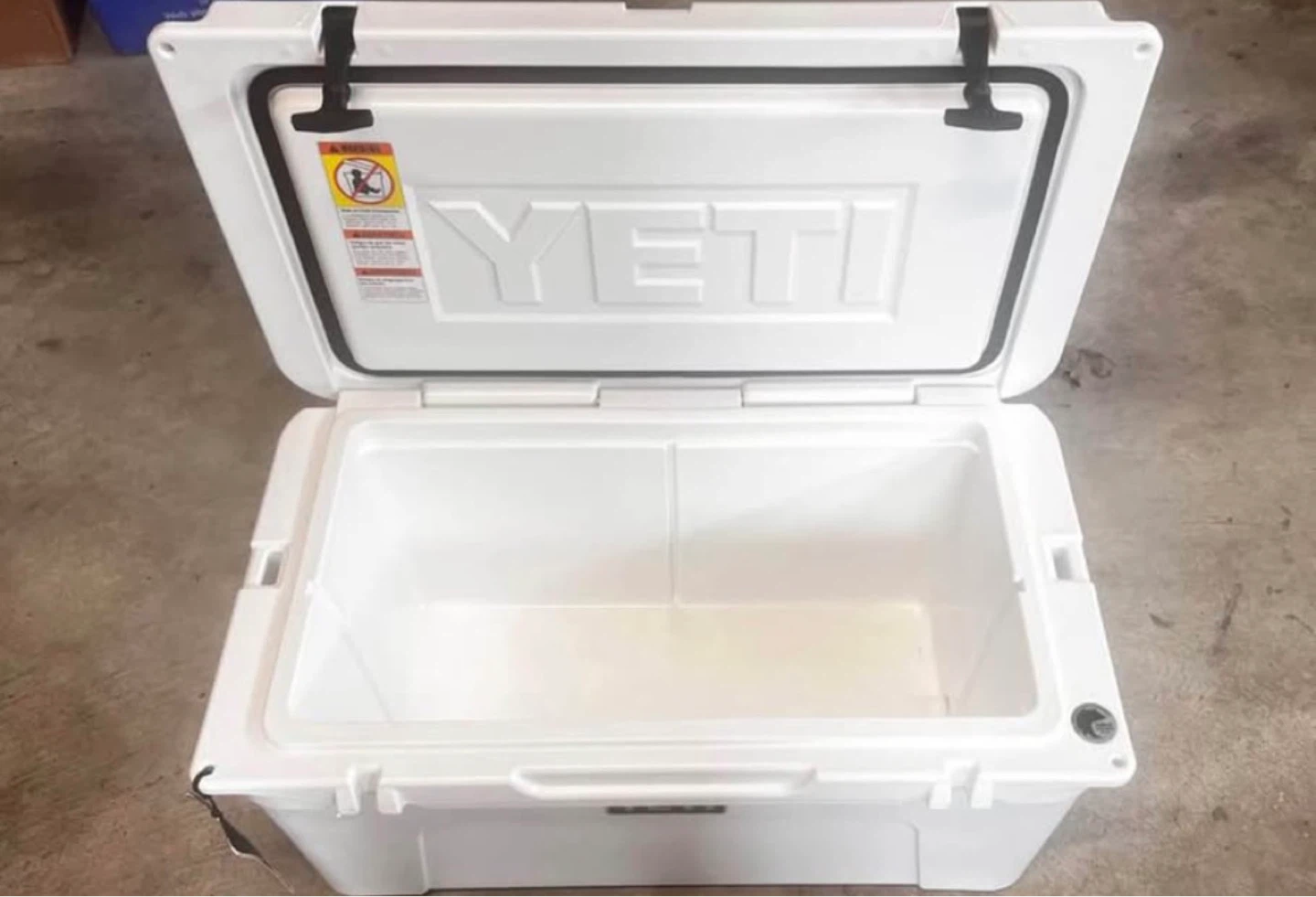 Yeti Tundra 65 Cooler - photo 2
