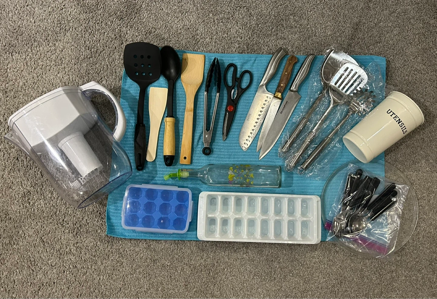 Kitchen items - various
