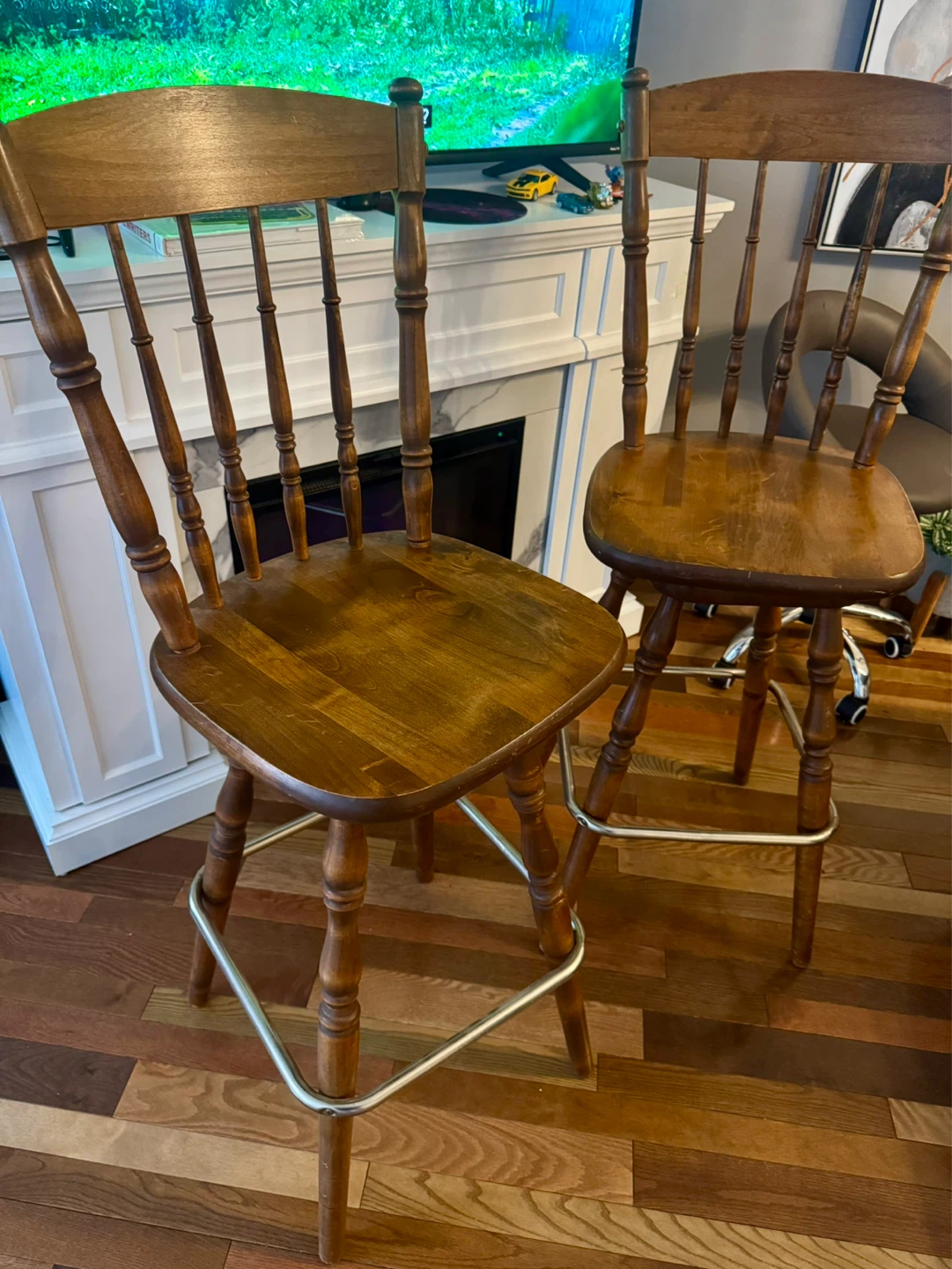 Wooden Bar Stools (Set of 2)