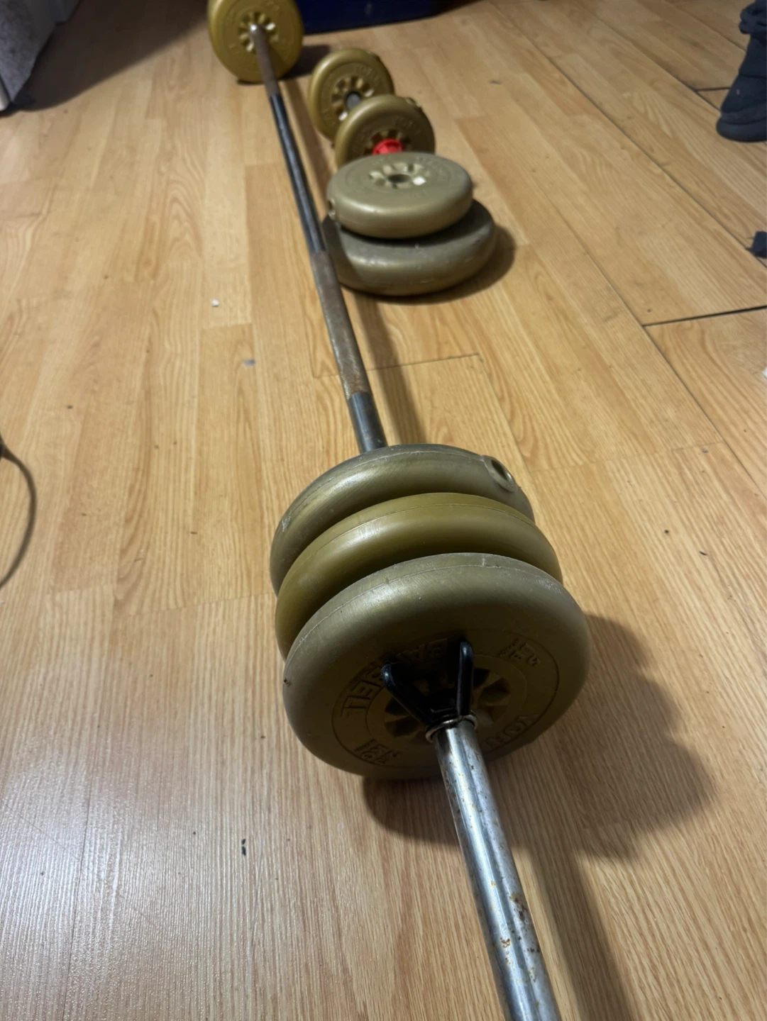 York Barbell Set with 2 Dumbbells and Weights - photo 3