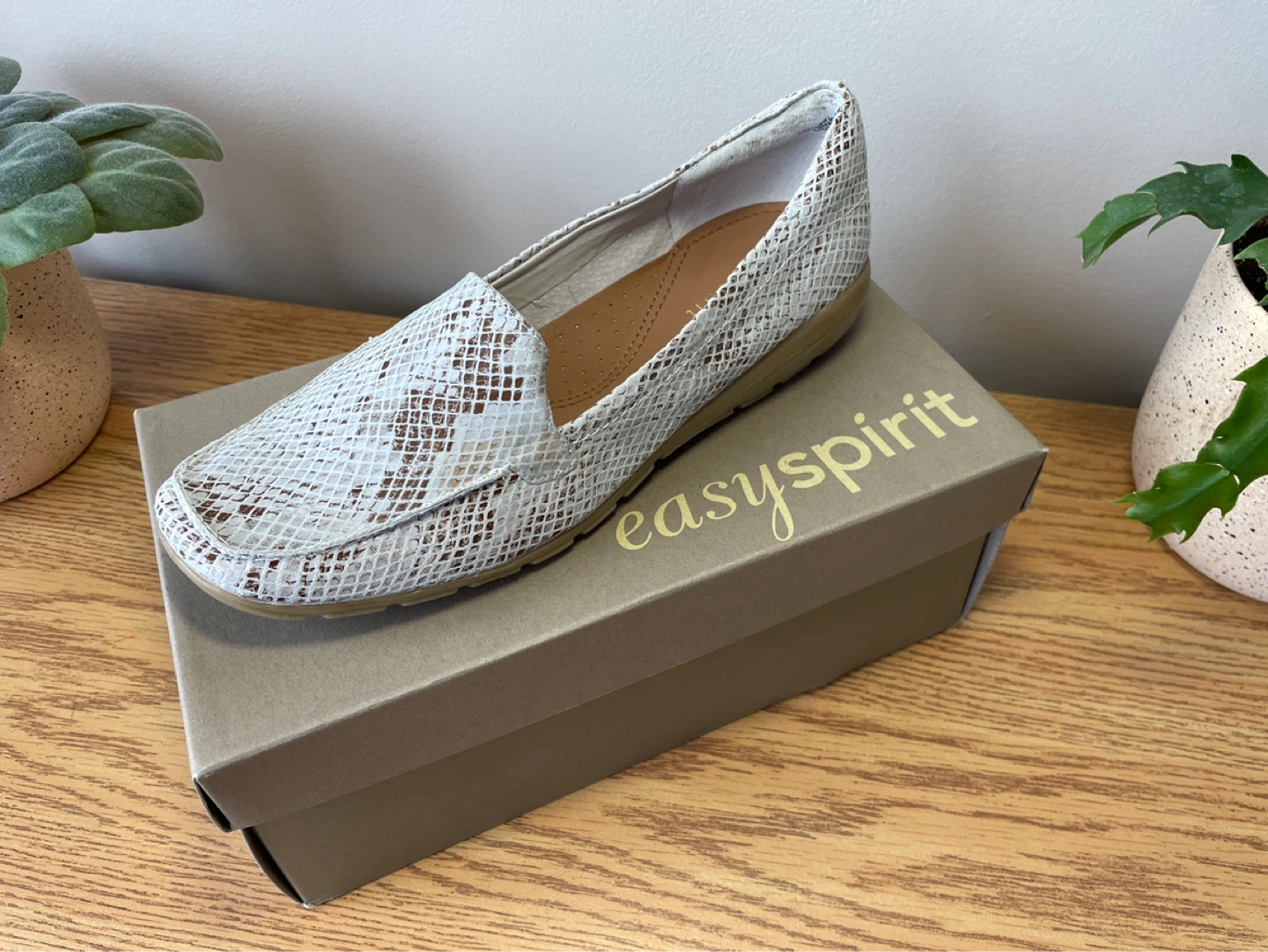 NEW Easy Spirit Leather Loafers – Multiple Sizes & Colors