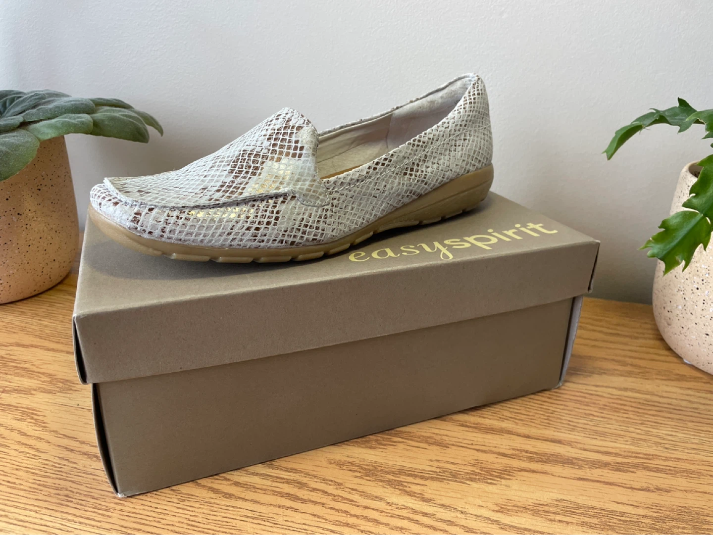 NEW Easy Spirit Leather Loafers – Multiple Sizes & Colors - photo 2