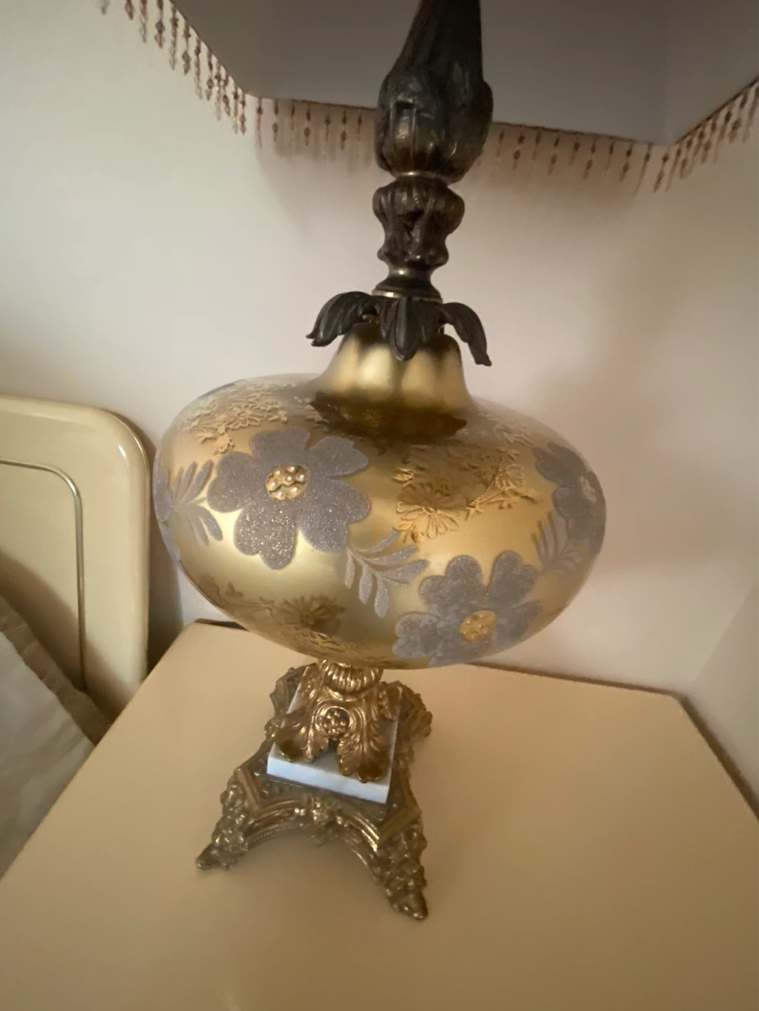 Vintage Gold Floral Table Lamp - photo 4