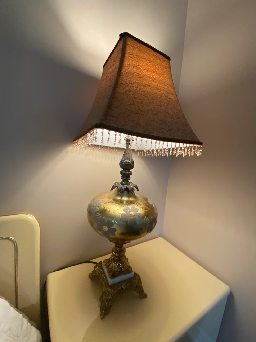 Vintage Gold Floral Table Lamp