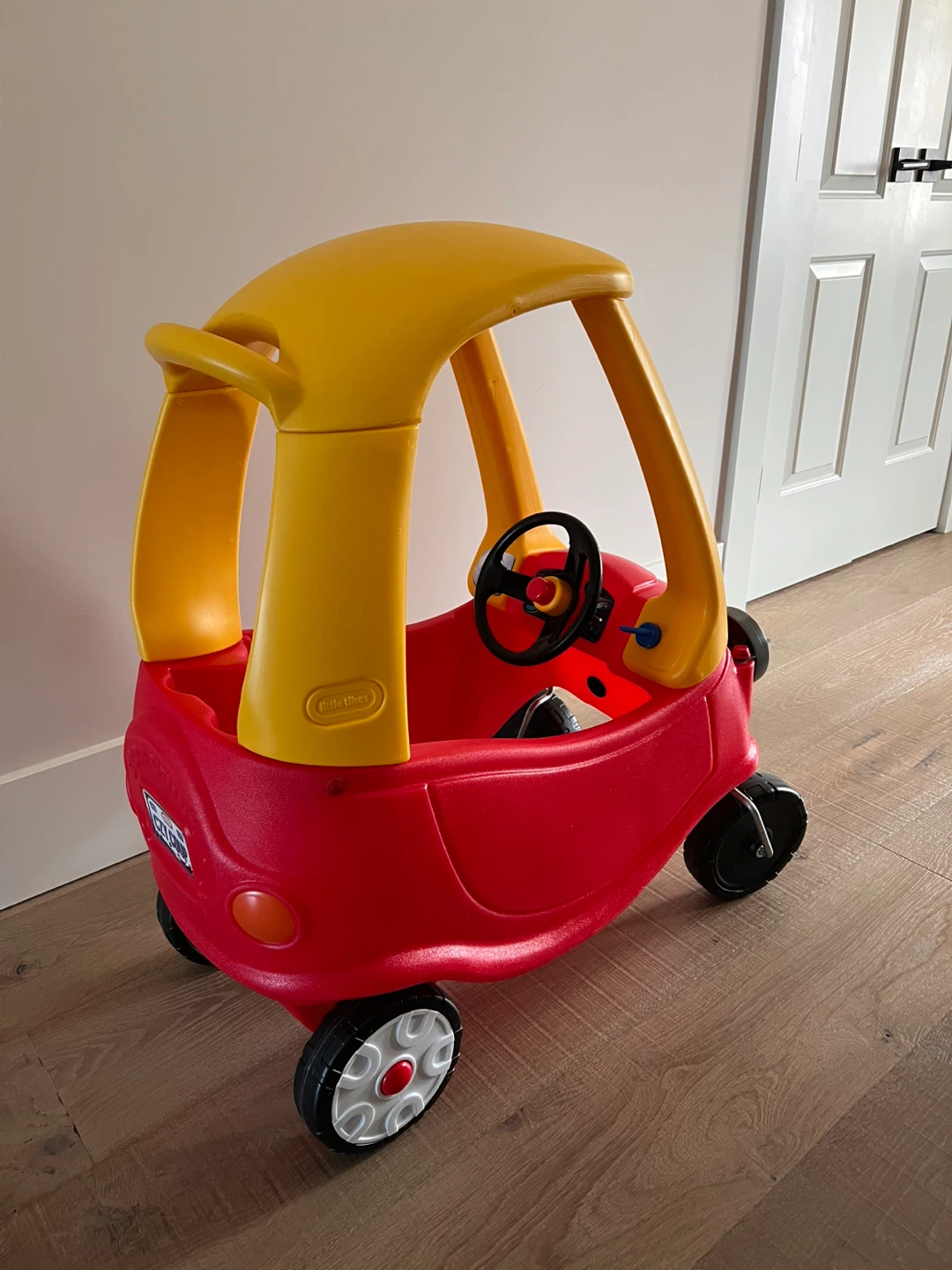 Little Tikes Cozy Coupe Ride-On Toy Car - photo 2