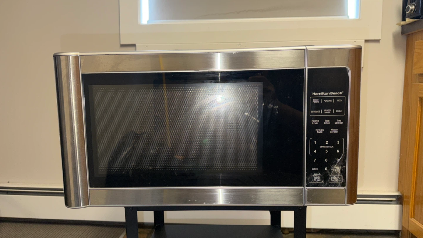 Hamilton Beach 1000W Microwave Oven - photo 3