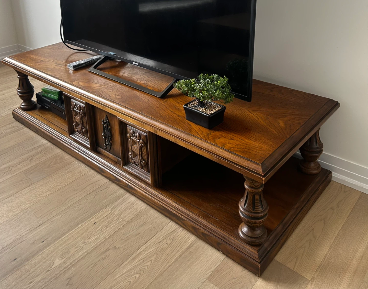 Vintage Tv Table