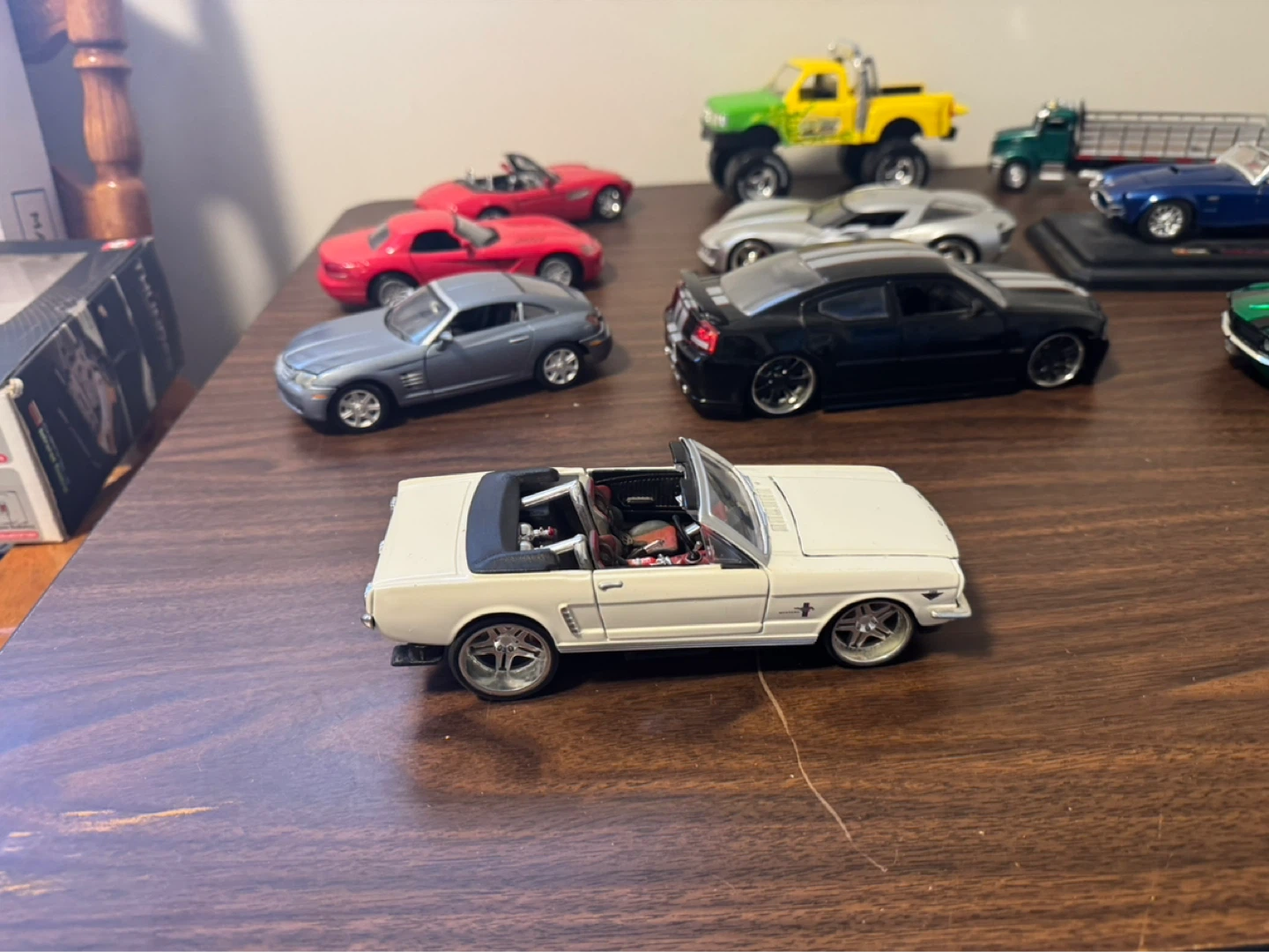 14-Diecast Cars. 1:24th scale $60 all - photo 5