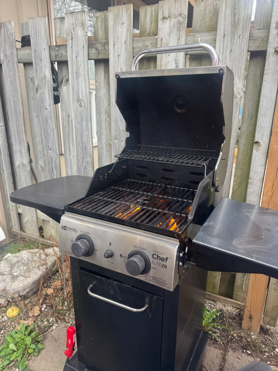 Master Chef Elite 2B Propane Grill