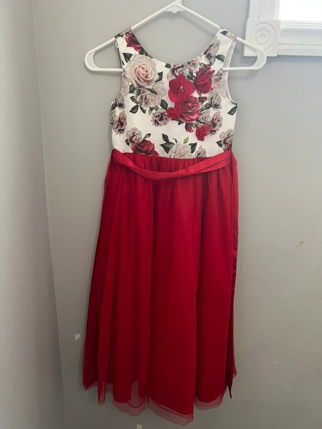 Girl's Sparkly Tulle Skirt and Sequin Top Set - photo 4