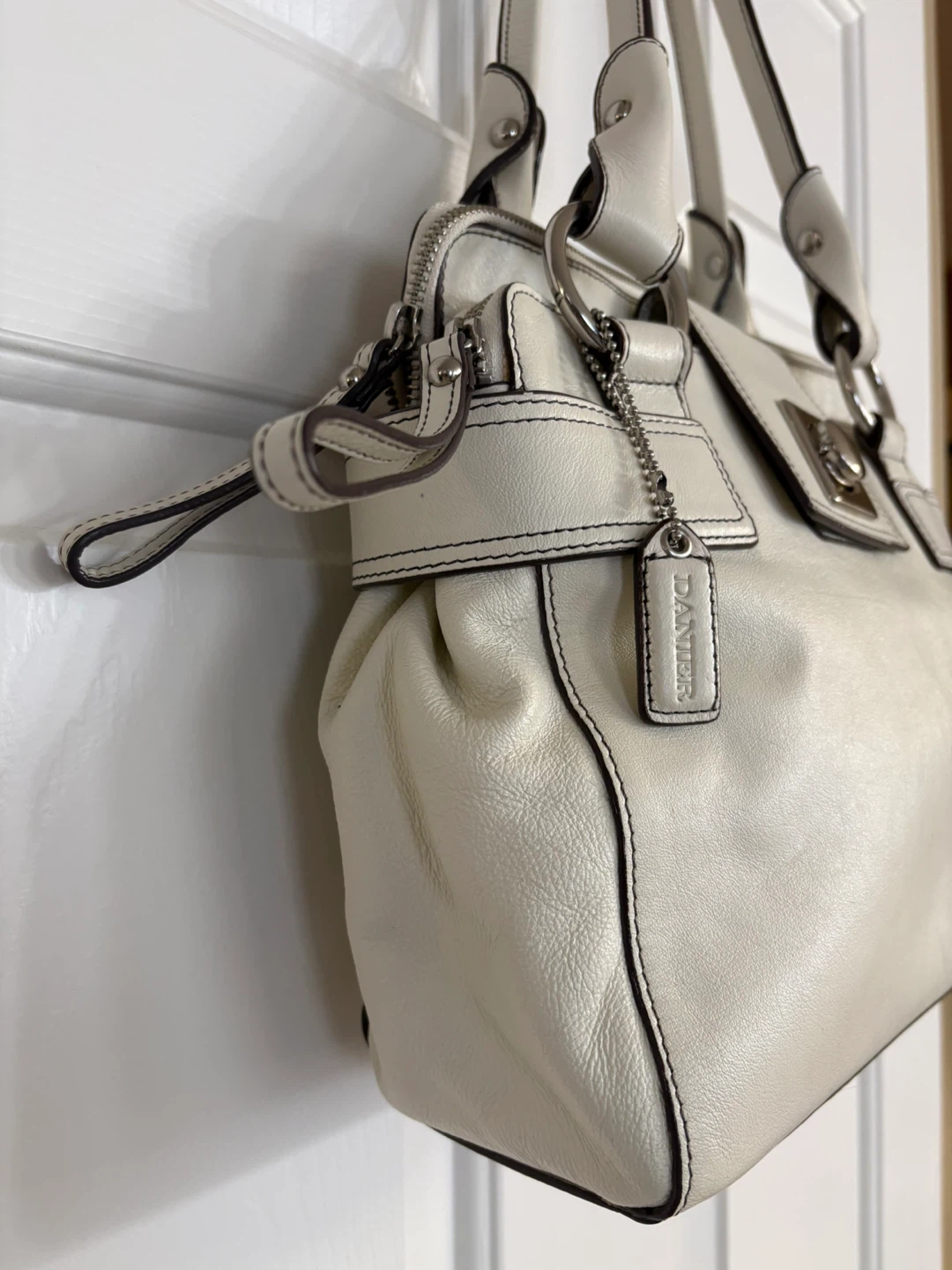 Danier Cream Leather Satchel Bag - photo 5