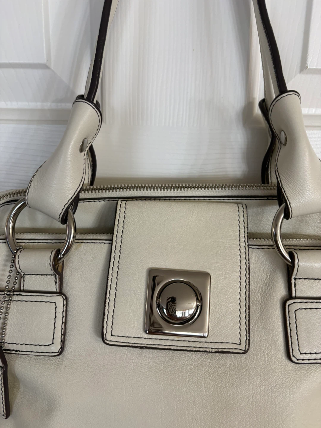 Danier Cream Leather Satchel Bag - photo 3