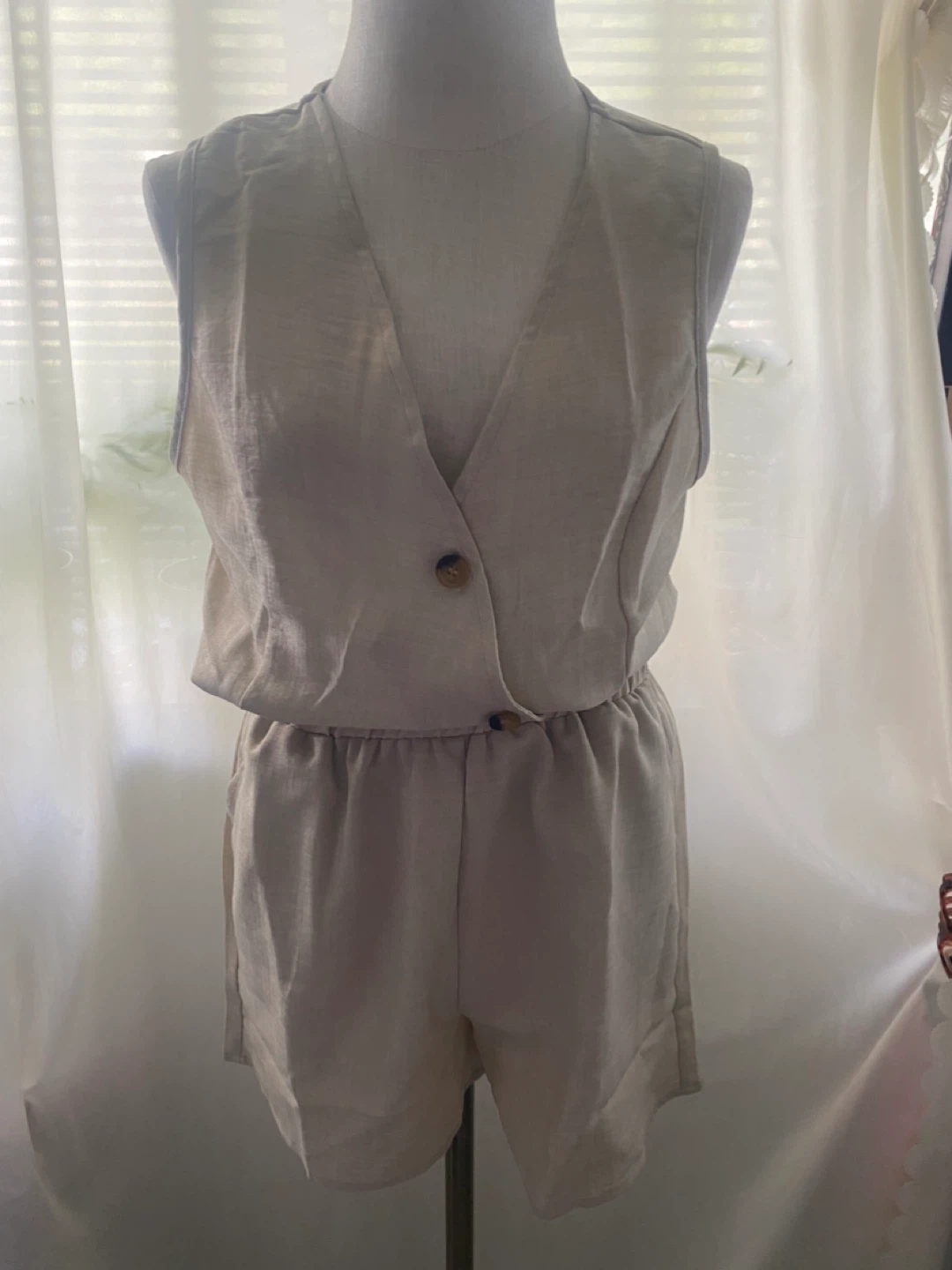 Women's Linen Blend Vest and Shorts Set - Medium
