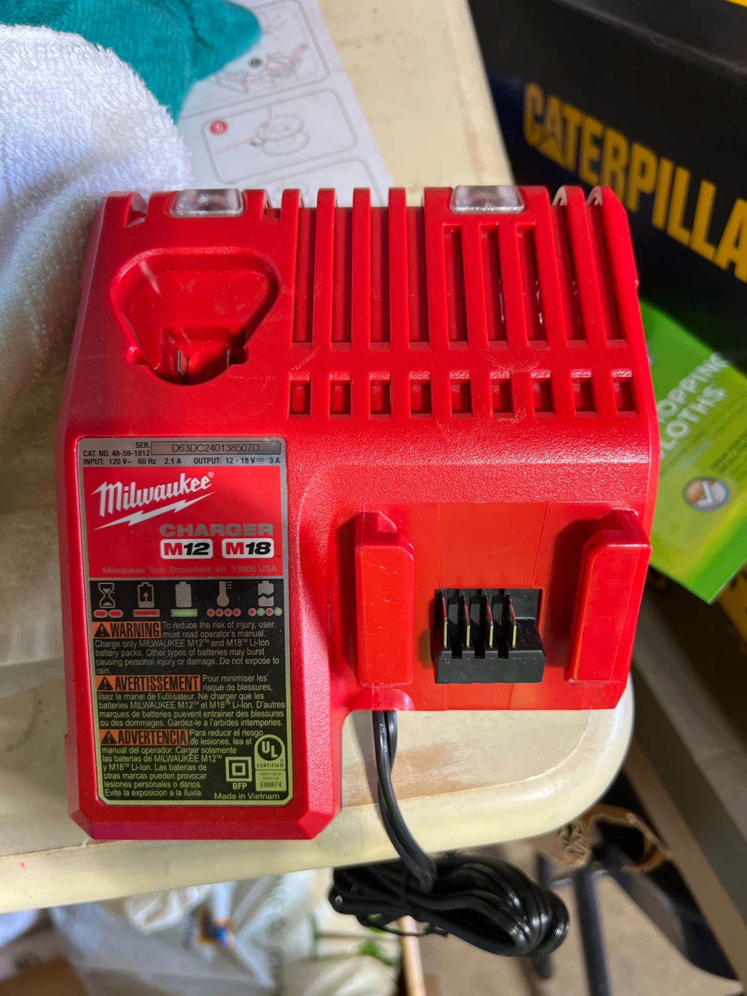 Milwaukee M12 M18 Lithium-Ion Battery Charger