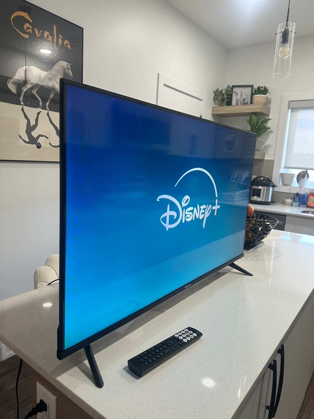 55-inch Hisense 4K UHD Smart TV – Like New Condition - photo 5