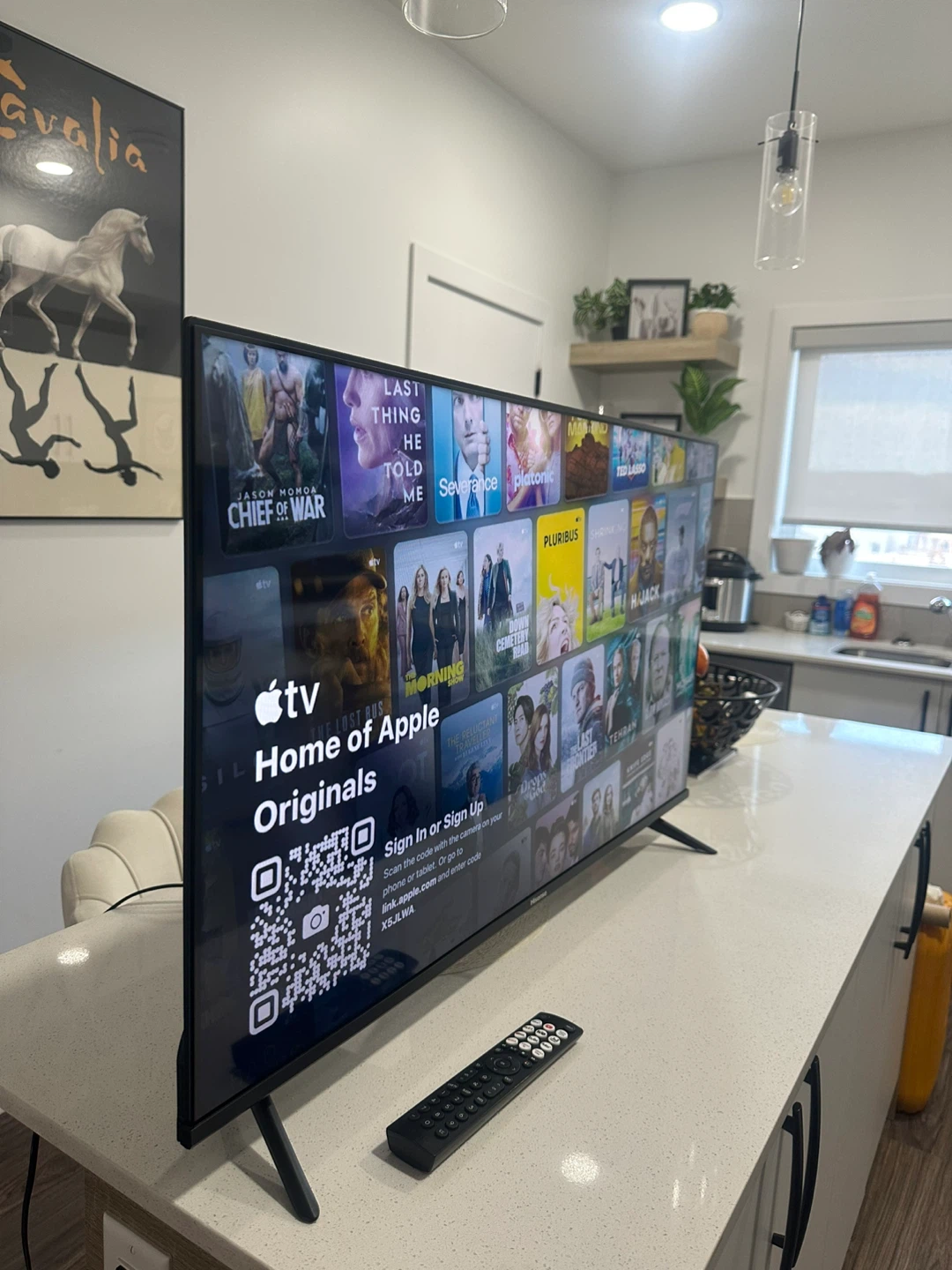 55-inch Hisense 4K UHD Smart TV – Like New Condition - photo 3