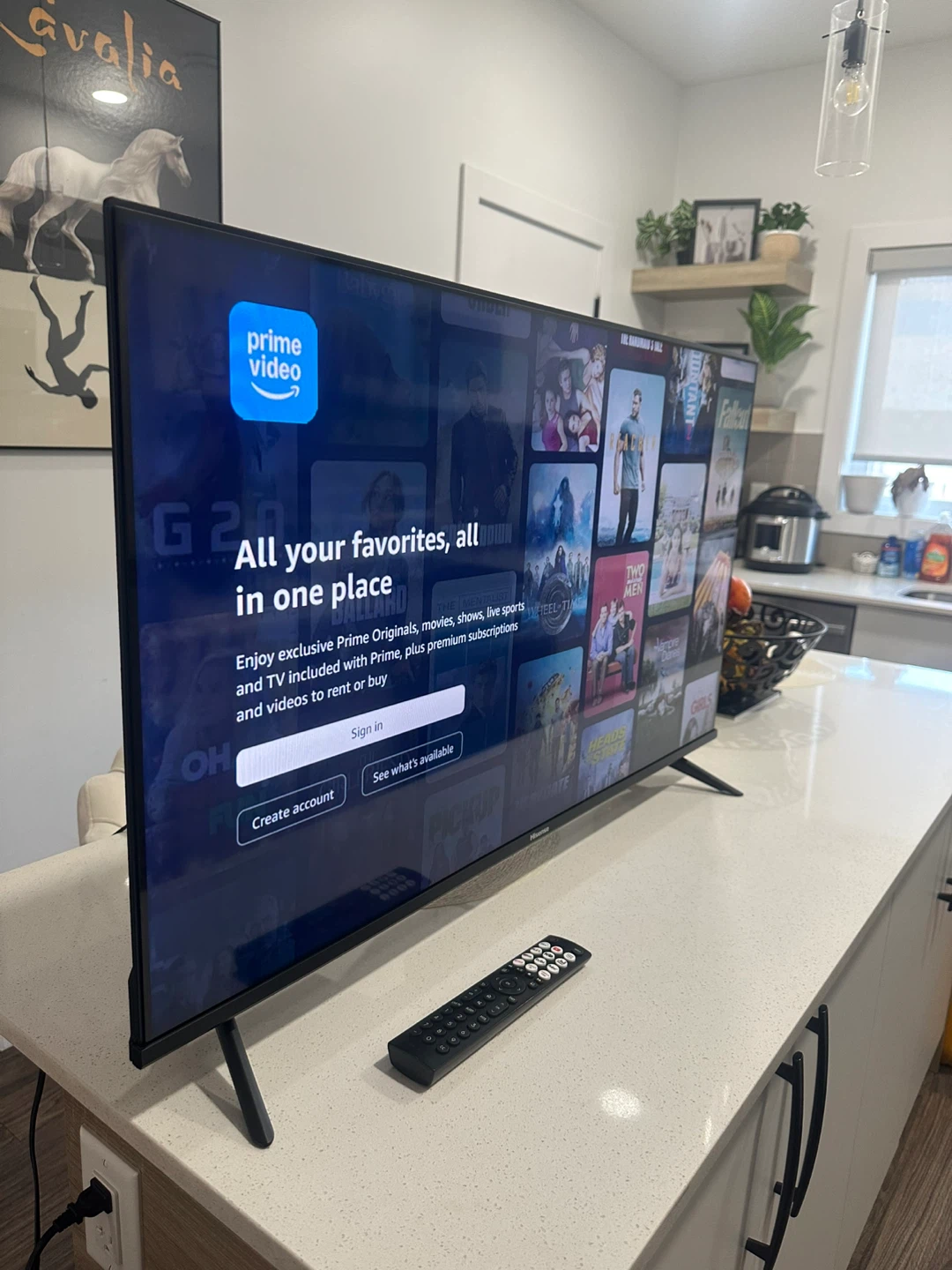 55-inch Hisense 4K UHD Smart TV – Like New Condition - photo 4