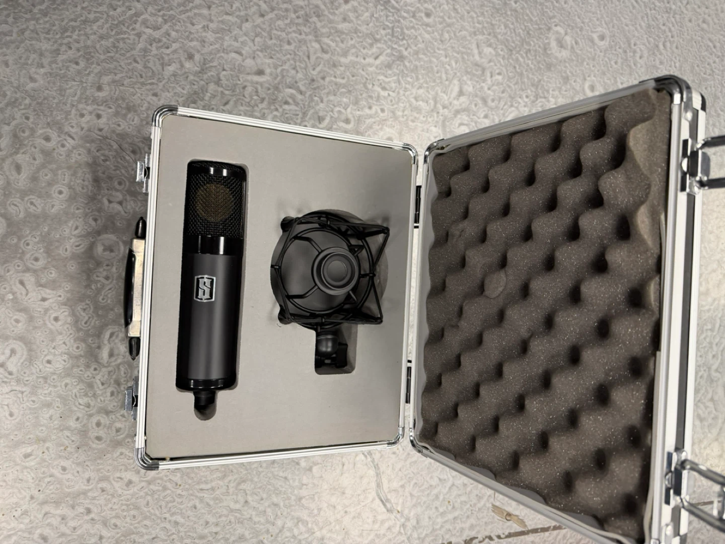 Slate Digital large Microphone. - photo 3