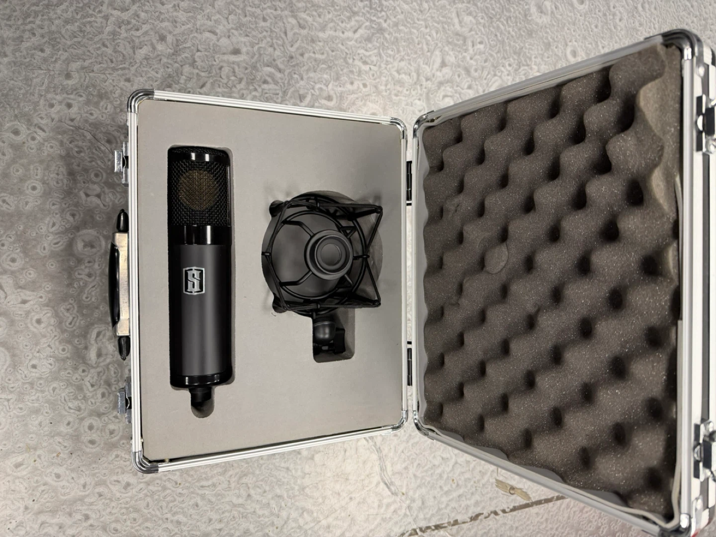 Slate Digital large Microphone. - photo 4