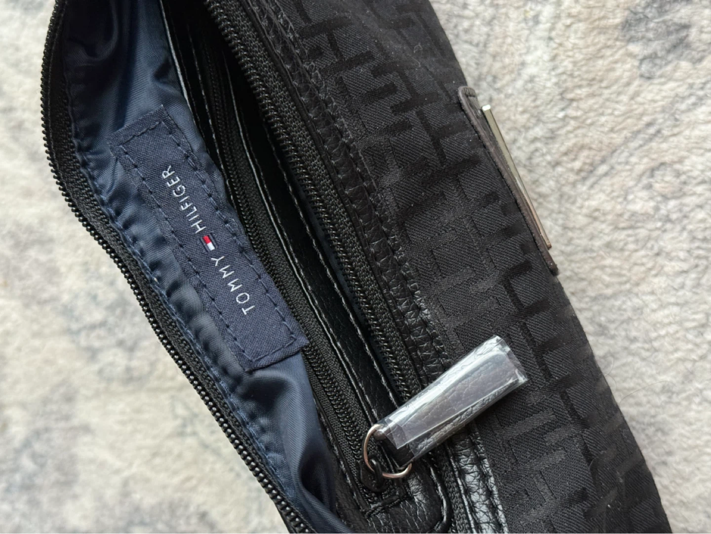 Tommy Hilfiger Black Hobo Purse - photo 4
