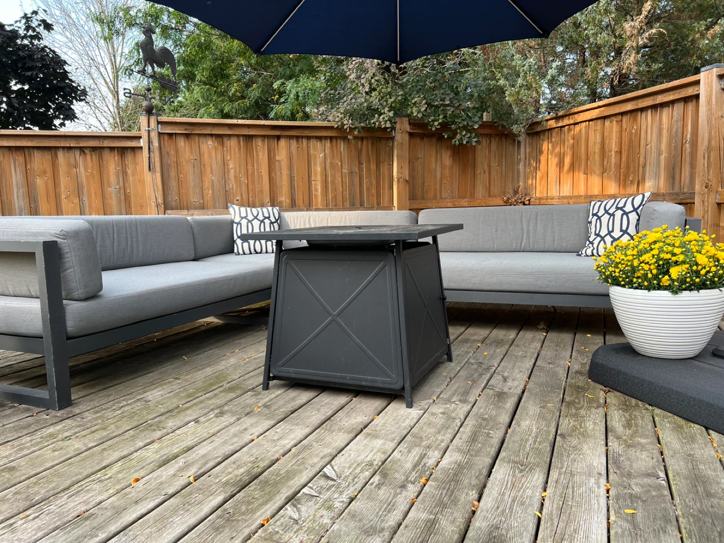 Grey Outdoor Sectional Sofa with Cushions