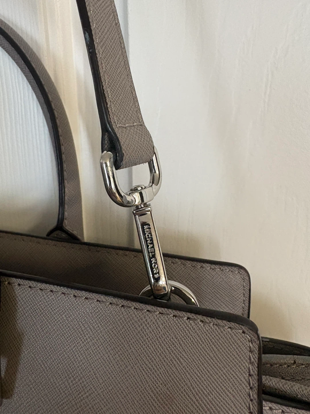 Michael Kors Selma Leather Satchel - photo 3