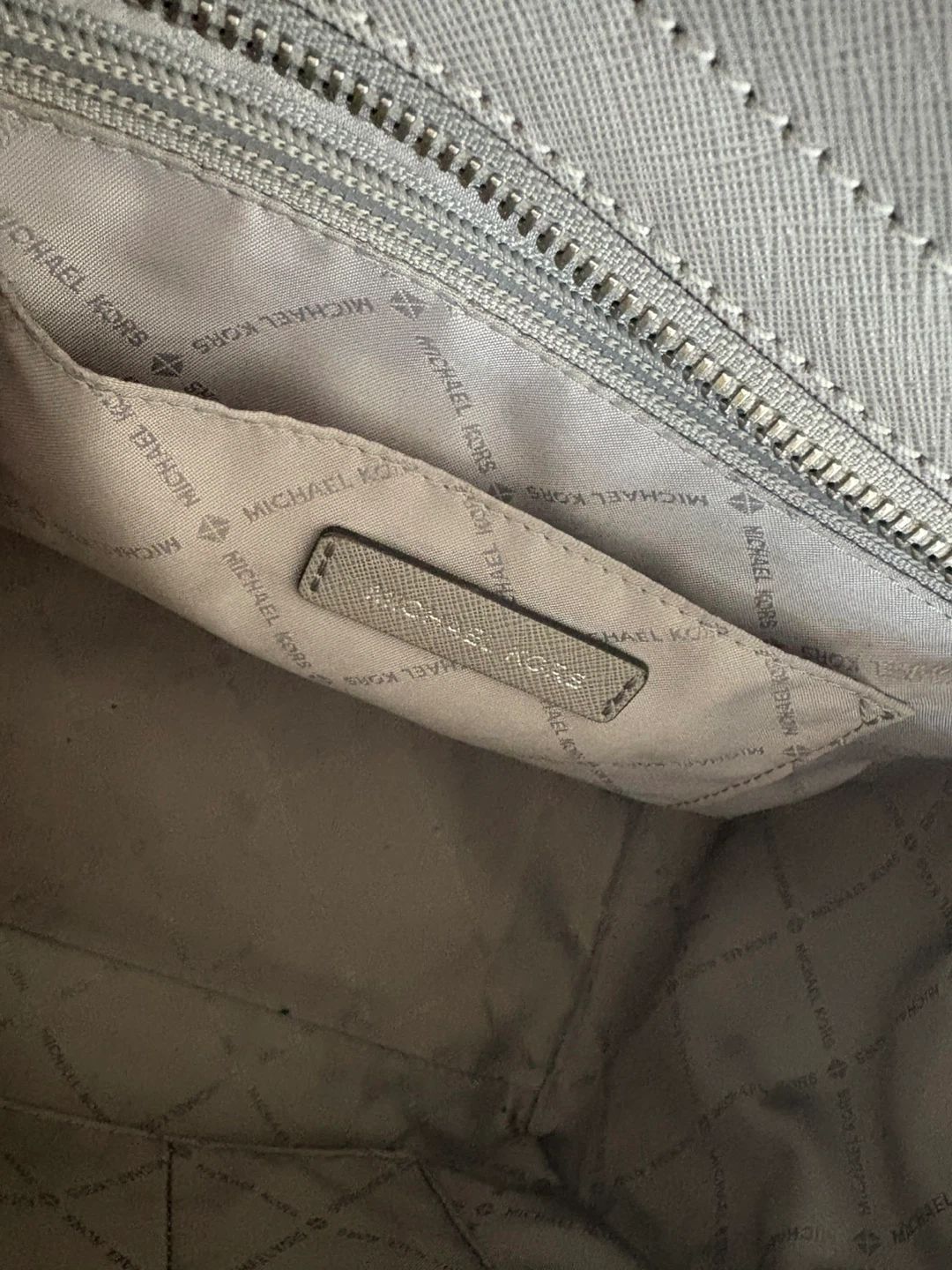 Michael Kors Selma Leather Satchel - photo 5