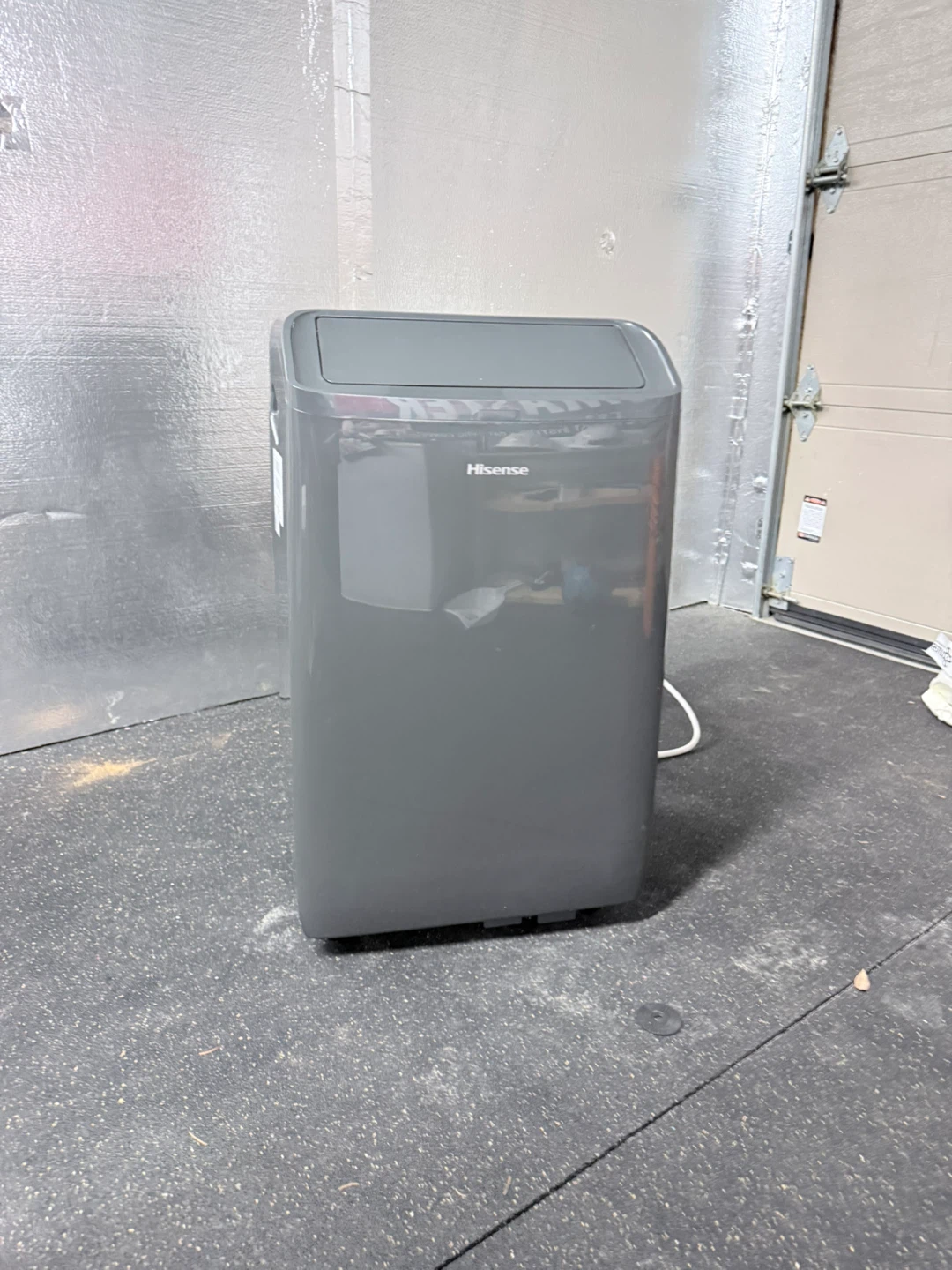 Hisense Portable Air Conditioner - photo 2