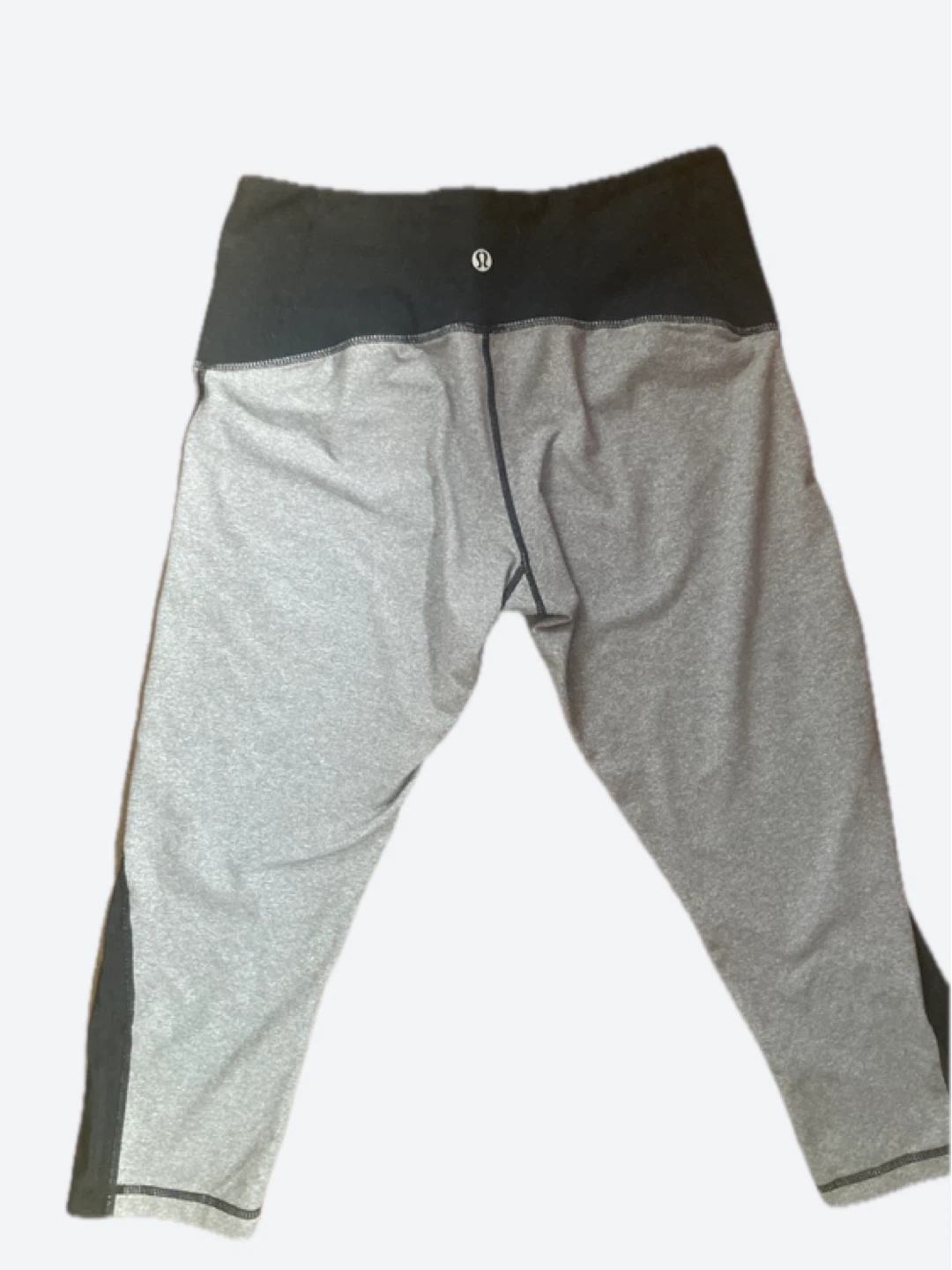 Lululemon Grey Black Athletic Capris Size 6 - photo 2