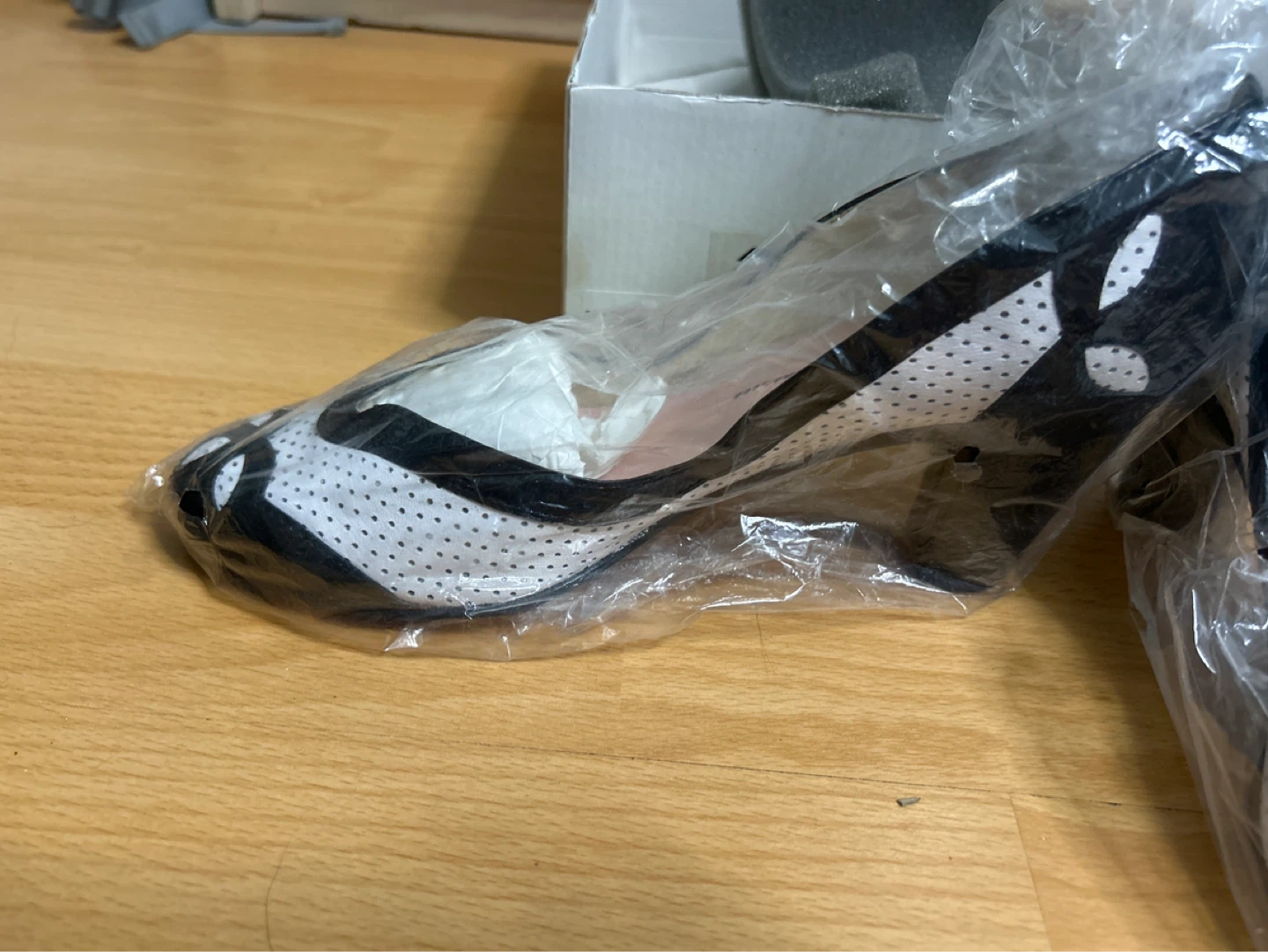 RE-MIX Maggie Black and White Women's Shoes - Size 7 - photo 2