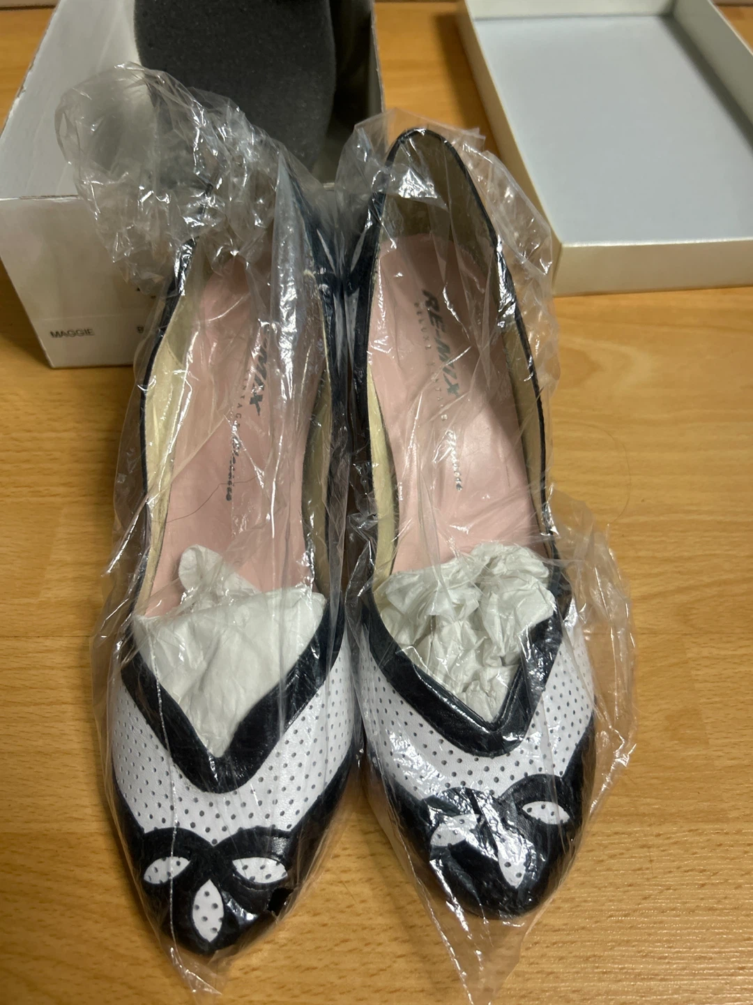 RE-MIX Maggie Black and White Women's Shoes - Size 7 - photo 3