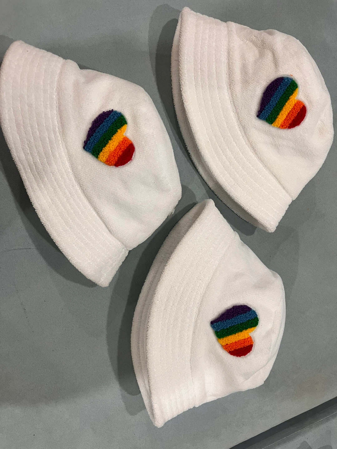 NEW $5 each Terry White Bucket Hat with Rainbow Heart - photo 2