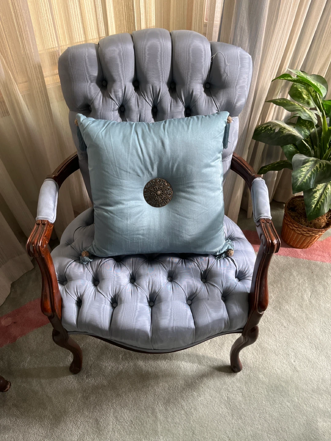 Tufted Accent Chair with Cushion - photo 4