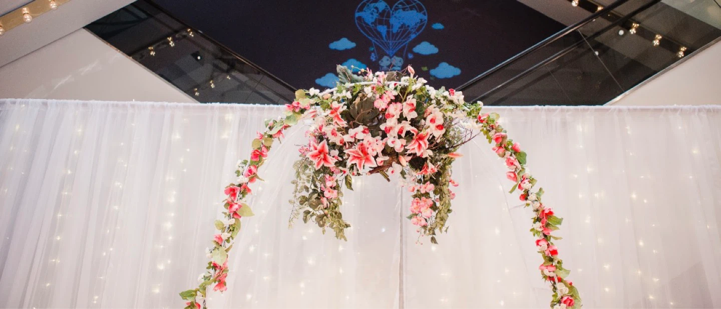 Wedding Arch with Artificial Flowers - photo 3