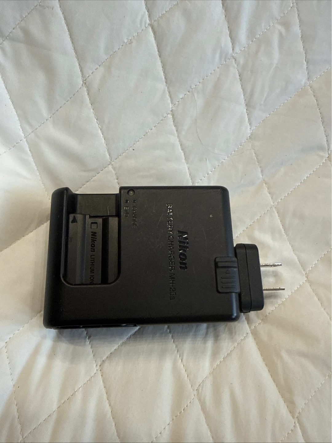 Nikon MH-25a Battery and Charger