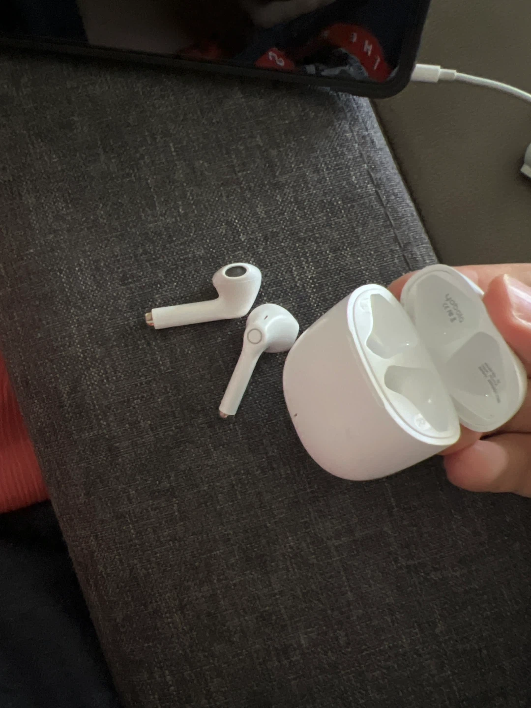 White Wireless Earbuds with Charging Case - photo 2