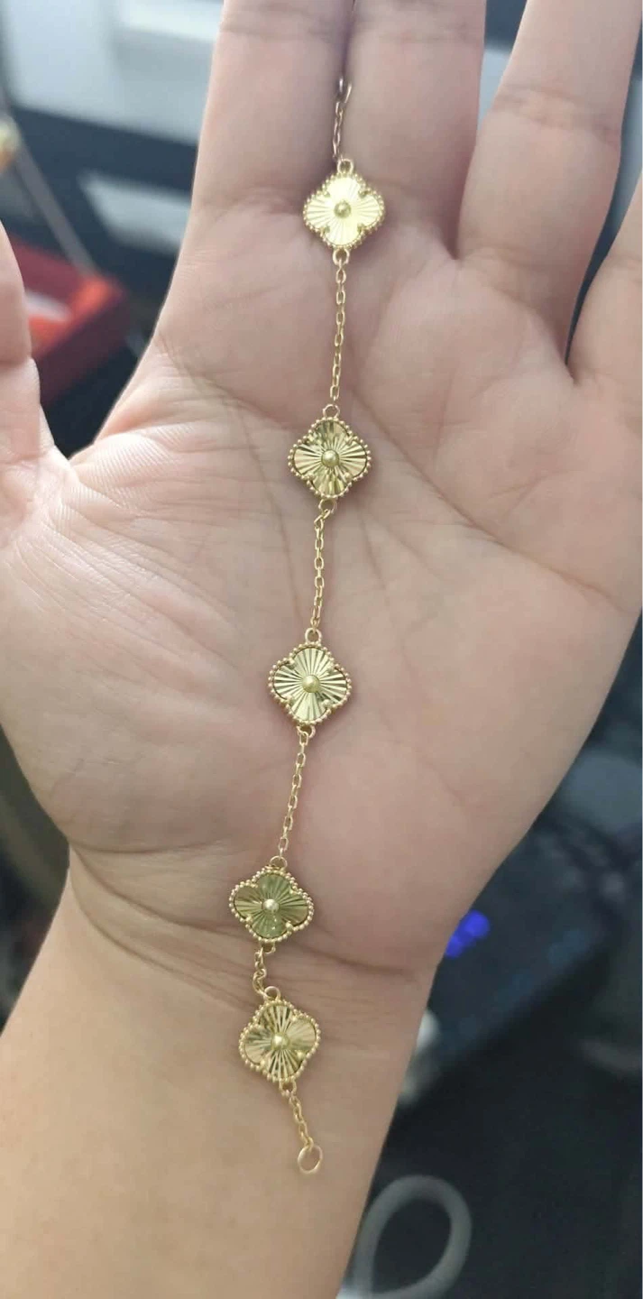 18k Saudi gold Gold Clover Bracelet